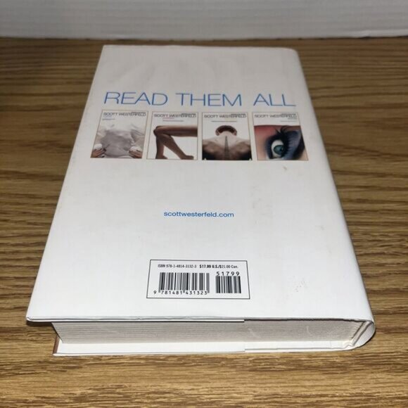 Specials (The Uglies) by Westerfeld, Scott Hardback Book Collectors Edition - Picture 2 of 5